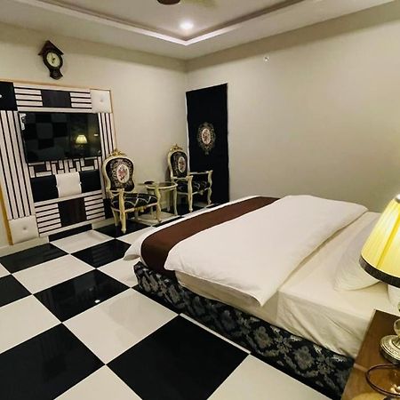 Golden Sand Hotel Rahim Yar Khan Bagian luar foto