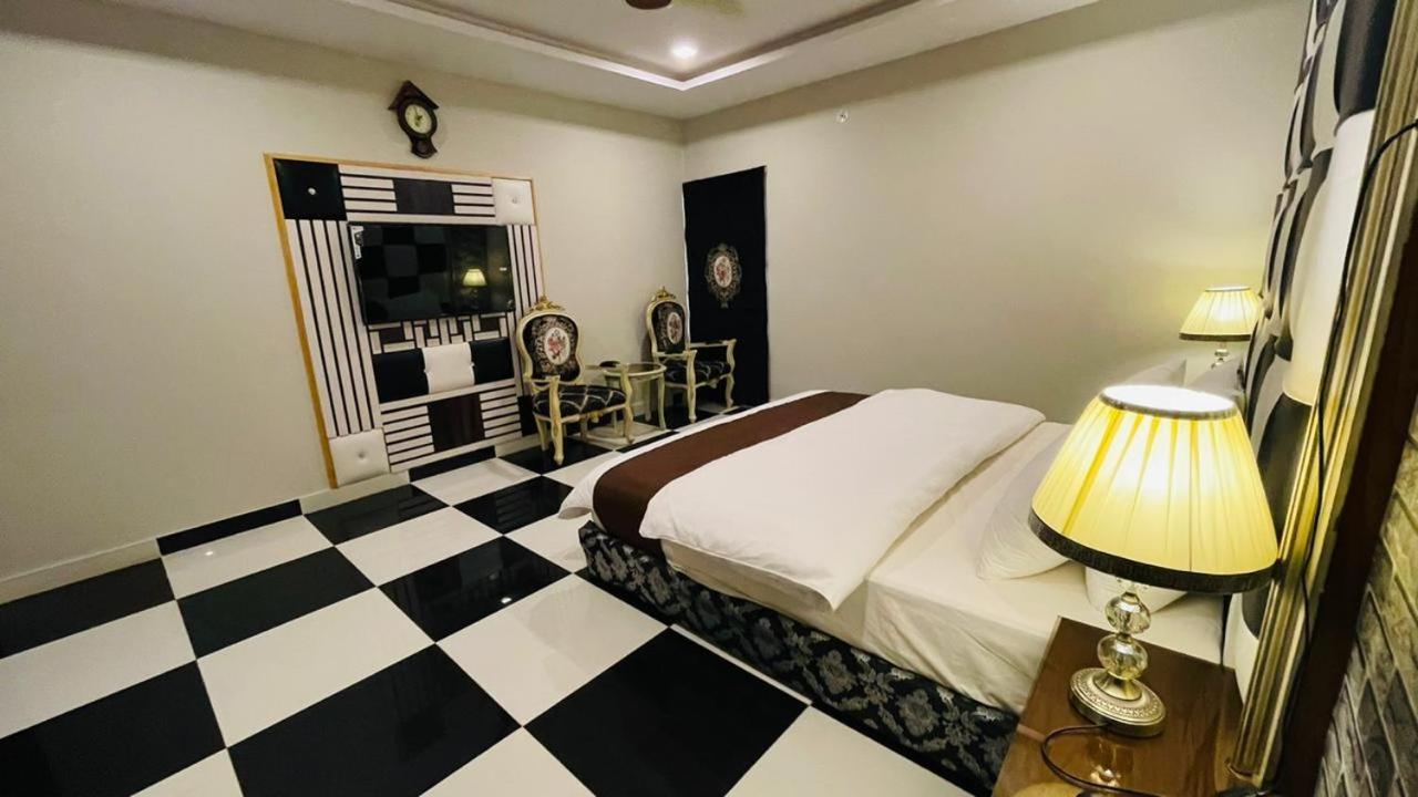 Golden Sand Hotel Rahim Yar Khan Bagian luar foto