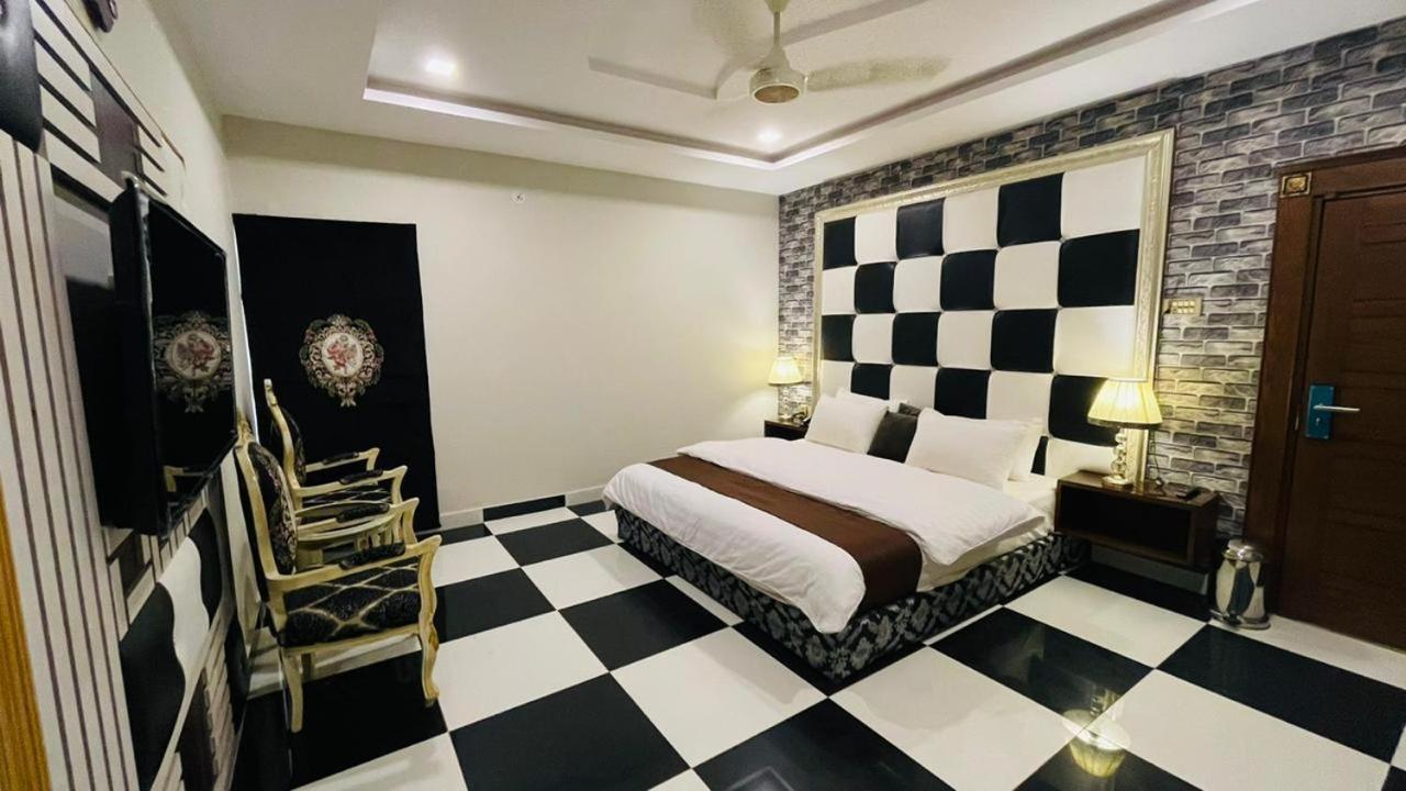 Golden Sand Hotel Rahim Yar Khan Bagian luar foto